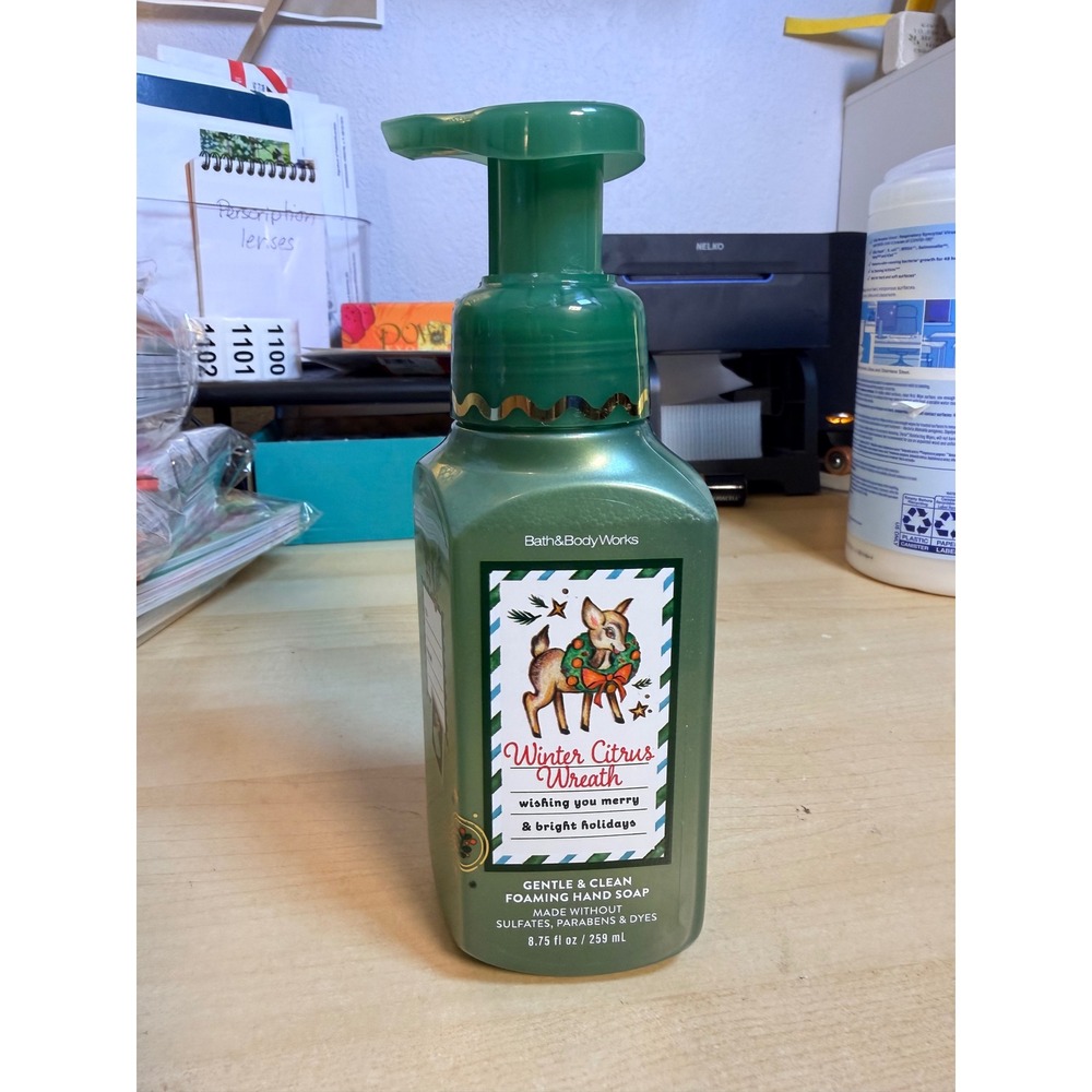 Bath & Body Works Foaming Soap 8.75oz Green New Winter Citrus Wreath Holiday